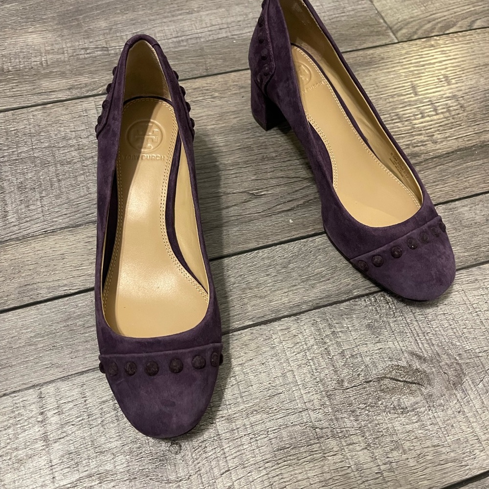Tory Burch purple suede round toe pumps size 5.5